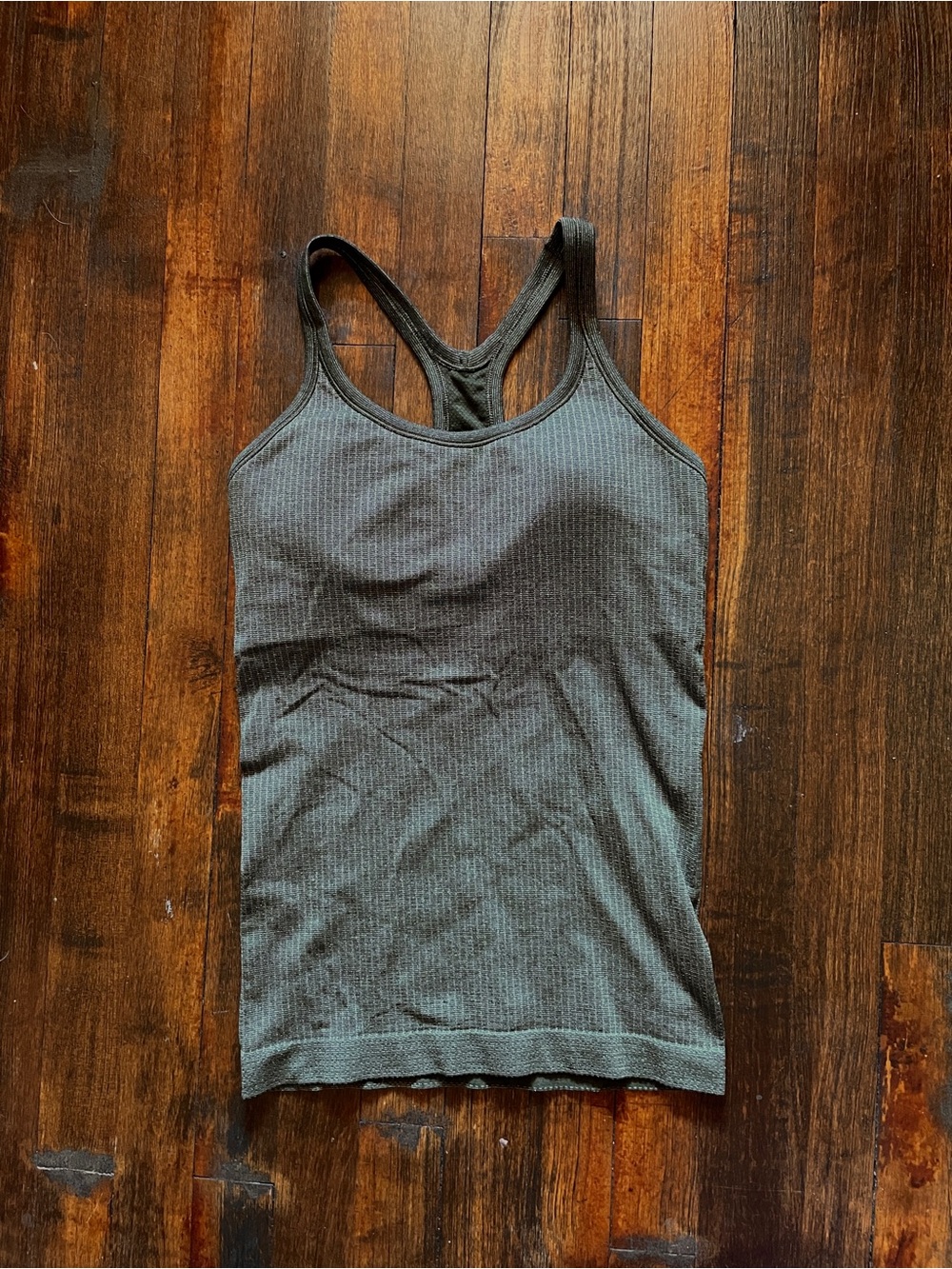 Lululemon ebb to street tank size 6 olive green silver hip length